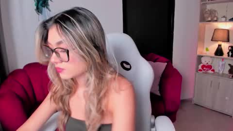 tatiana_mendoza online show from 11/19/25, 06:41