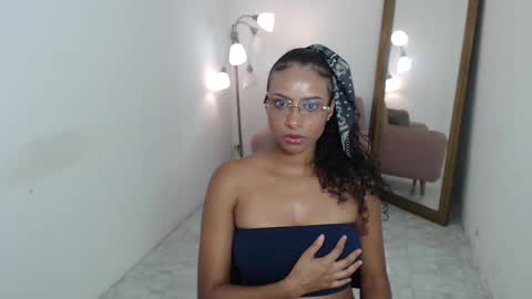 Snapshot of tatiana_oconell2 chatting on 03/01/26, 04:25 isabel online show from 03/01/26, 04:25