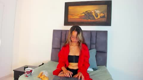Snapshot of tatiana_valencia chatting on 05/30/26, 02:25 Tati online show from 05/30/26, 02:25