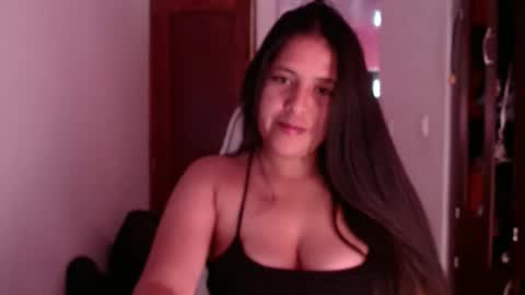 Snapshot of tatianaez22 chatting on 04/27/26, 03:21 tatianaez22 online show from 04/27/26, 03:21