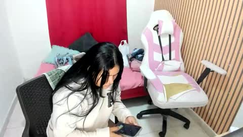 Snapshot of tatihot_6969 chatting on 05/07/26, 02:50 tatihot_6969 online show from 05/07/26, 02:50