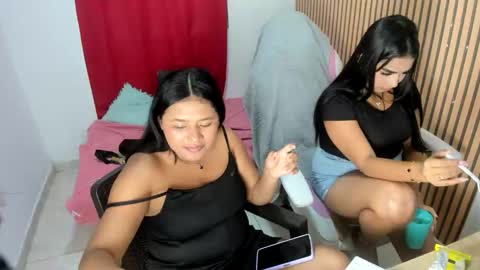 Snapshot of tatihot_6969 chatting on 05/14/26, 02:29 tatihot_6969 online show from 05/14/26, 02:29