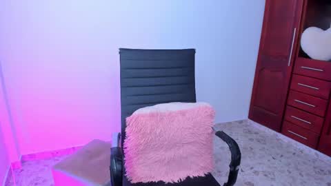 Snapshot of tatis_lopez_ chatting on 03/07/25, 08:00 Tatiana Lopez online show from 03/07/25, 08:00