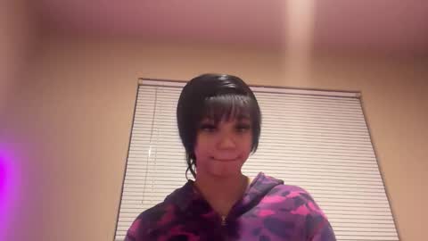 Snapshot of tatiwellls chatting on 03/18/26, 07:00 tatiwellls online show from 03/18/26, 07:00