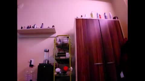 Snapshot of tatko874482 chatting on 02/15/26, 04:25 Beliqnegar online show from 02/15/26, 04:25