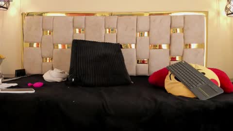 tattaa 3 online show from 02/04/25, 01:23