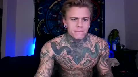 Snapshot of tatteddaddy9000 chatting on 11/24/25, 01:33 D-Man online show from 11/24/25, 01:33