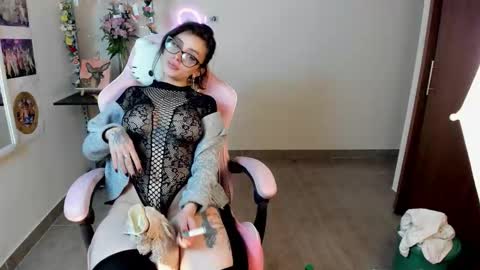 Rose Marie online show from 11/19/25, 03:17