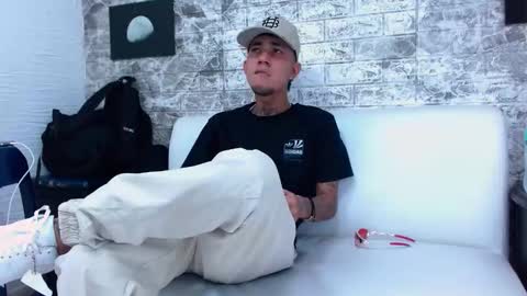 Snapshot of tattoo22_ chatting on 11/18/25, 07:07 Tattoo online show from 11/18/25, 07:07