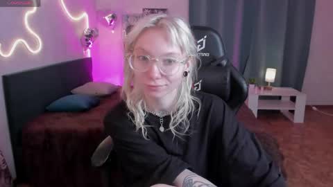 Snapshot of tattoo_artbaby chatting on 04/30/26, 01:45 tattoo_artbaby online show from 04/30/26, 01:45