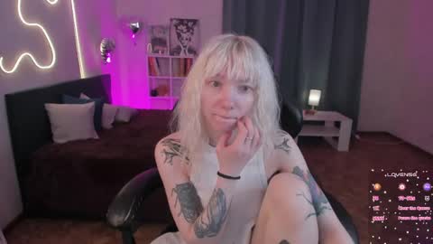 Snapshot of tattoo_artbaby chatting on 05/10/26, 07:24 tattoo_artbaby online show from 05/10/26, 07:24