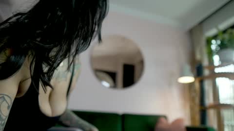 Nathalie Hardy  online show from 10/07/25, 02:47