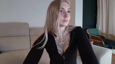 Snapshot of tattoobbgirl chatting on 01/31/26, 07:11 tattoobbgirl online show from 01/31/26, 07:11