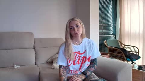 Snapshot of tattoobbgirl chatting on 02/06/26, 01:47 tattoobbgirl online show from 02/06/26, 01:47