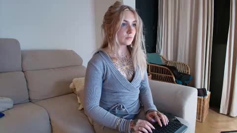 Snapshot of tattoobbgirl chatting on 02/07/26, 06:00 tattoobbgirl online show from 02/07/26, 06:00