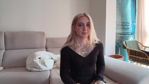 Snapshot of tattoobbgirl chatting on 02/10/26, 01:15 tattoobbgirl online show from 02/10/26, 01:15