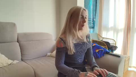 Snapshot of tattoobbgirl chatting on 02/26/26, 03:33 tattoobbgirl online show from 02/26/26, 03:33