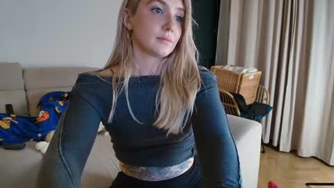 Snapshot of tattoobbgirl chatting on 04/18/26, 07:58 tattoobbgirl online show from 04/18/26, 07:58