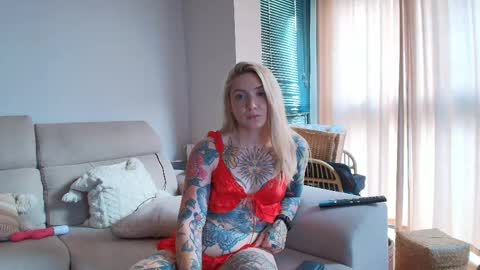 Snapshot of tattoobbgirl chatting on 04/29/26, 05:30 tattoobbgirl online show from 04/29/26, 05:30