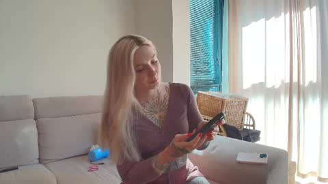 Snapshot of tattoobbgirl chatting on 05/05/26, 03:42 tattoobbgirl online show from 05/05/26, 03:42