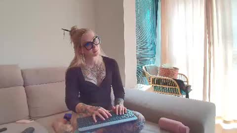 tattoobbgirl online show from 06/10/26, 02:16