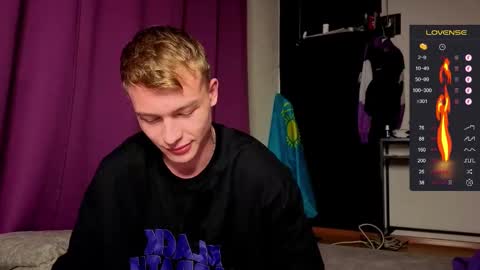 Snapshot of tattooed666cat chatting on 09/23/25, 02:25 Alex but u can call me Theo online show from 09/23/25, 02:25