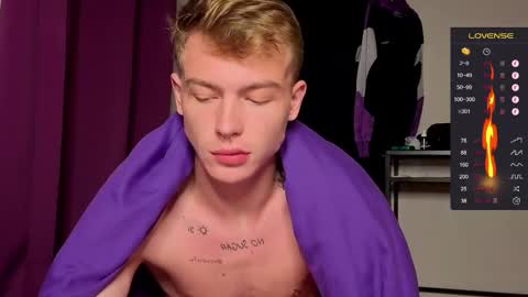 Snapshot of tattooed666cat chatting on 09/25/25, 03:32 Alex but u can call me Theo online show from 09/25/25, 03:32