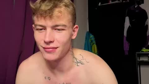 Snapshot of tattooed666cat chatting on 09/27/25, 04:17 Alex but u can call me Theo online show from 09/27/25, 04:17