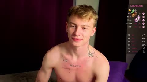 Snapshot of tattooed666cat chatting on 10/20/25, 04:35 Alex but u can call me Theo online show from 10/20/25, 04:35