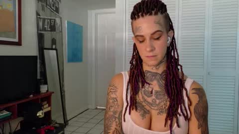 Snapshot of tattooed_natalia chatting on 02/06/26, 01:03 Natalia 3 online show from 02/06/26, 01:03