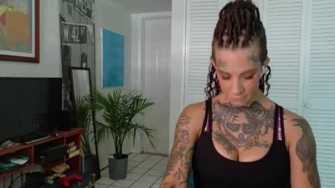 Snapshot of tattooed_natalia chatting on 03/29/26, 02:50 Natalia 3 online show from 03/29/26, 02:50