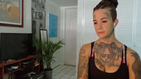 Snapshot of tattooed_natalia chatting on 04/04/26, 02:36 Natalia 3 online show from 04/04/26, 02:36
