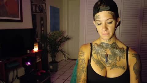 Snapshot of tattooed_natalia chatting on 05/03/26, 08:42 Natalia 3 online show from 05/03/26, 08:42