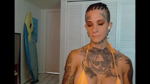 Snapshot of tattooed_natalia chatting on 05/27/26, 01:52 Natalia 3 online show from 05/27/26, 01:52