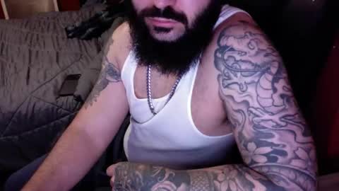 Snapshot of tattooedandbearded22 chatting on 10/21/25, 01:50 tattooedandbearded22 online show from 10/21/25, 01:50