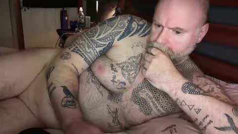 Snapshot of tattooeddilf01 chatting on 12/31/24, 04:16 Tattooeddilf 01 online show from 12/31/24, 04:16