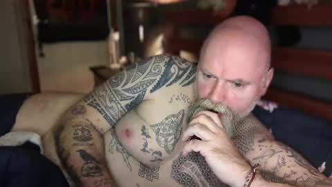 Tattooeddilf 01 online show from 11/20/25, 12:44