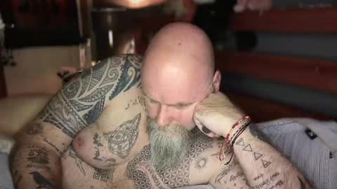 Tattooeddilf 01 online show from 12/14/25, 11:09