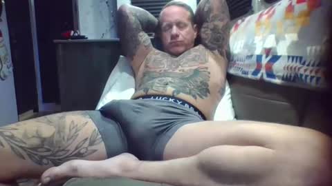 Snapshot of tattooedteaseme chatting on 12/14/25, 01:33 tattooedteaseme online show from 12/14/25, 01:33