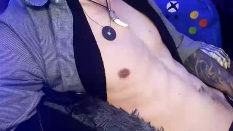 Snapshot of tattooman777 chatting on 11/08/25, 06:24 Jean pool online show from 11/08/25, 06:24