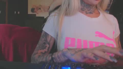 Snapshot of tatuada_safada chatting on 10/09/25, 07:50 tatuada_safada online show from 10/09/25, 07:50