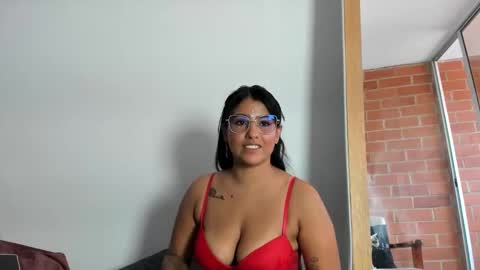 Snapshot of taty_gomez_ chatting on 04/27/26, 05:11 Tatiana Gomez online show from 04/27/26, 05:11