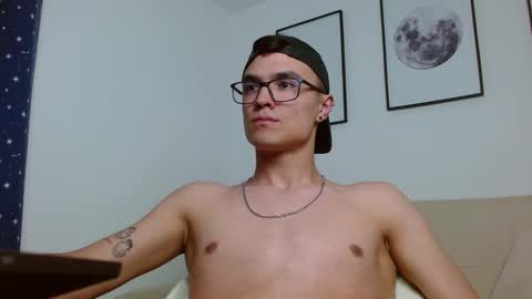 Snapshot of taurus4k chatting on 12/20/24, 12:19 taurus4k online show from 12/20/24, 12:19