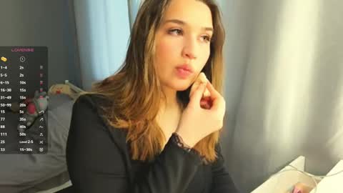 Mia online show from 04/24/26, 07:22