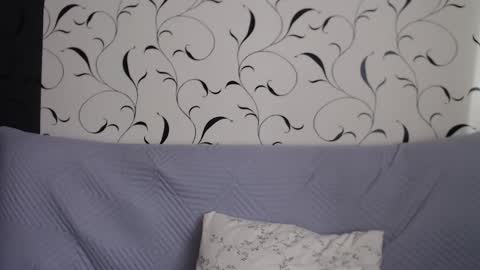 Snapshot of taxxxu chatting on 02/14/26, 08:55 Diana online show from 02/14/26, 08:55