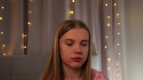 Taya online show from 04/27/26, 03:54