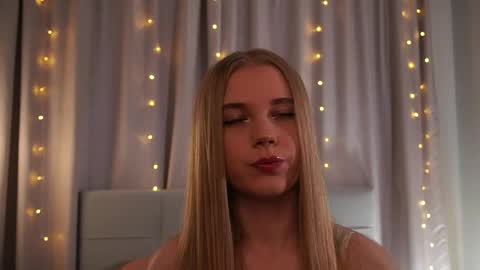 Taya online show from 05/25/26, 04:46