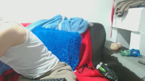 Snapshot of tayler_and_alina chatting on 01/27/25, 04:33 MARCELO MILK online show from 01/27/25, 04:33