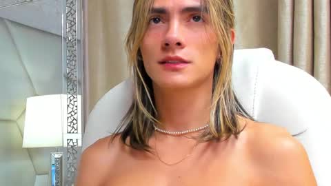 Snapshot of tayler_swift1 chatting on 01/14/25, 04:25 tayler_swift1 online show from 01/14/25, 04:25