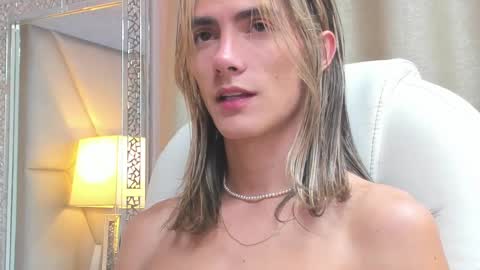 Snapshot of tayler_swift1 chatting on 03/06/25, 01:05 tayler_swift1 online show from 03/06/25, 01:05